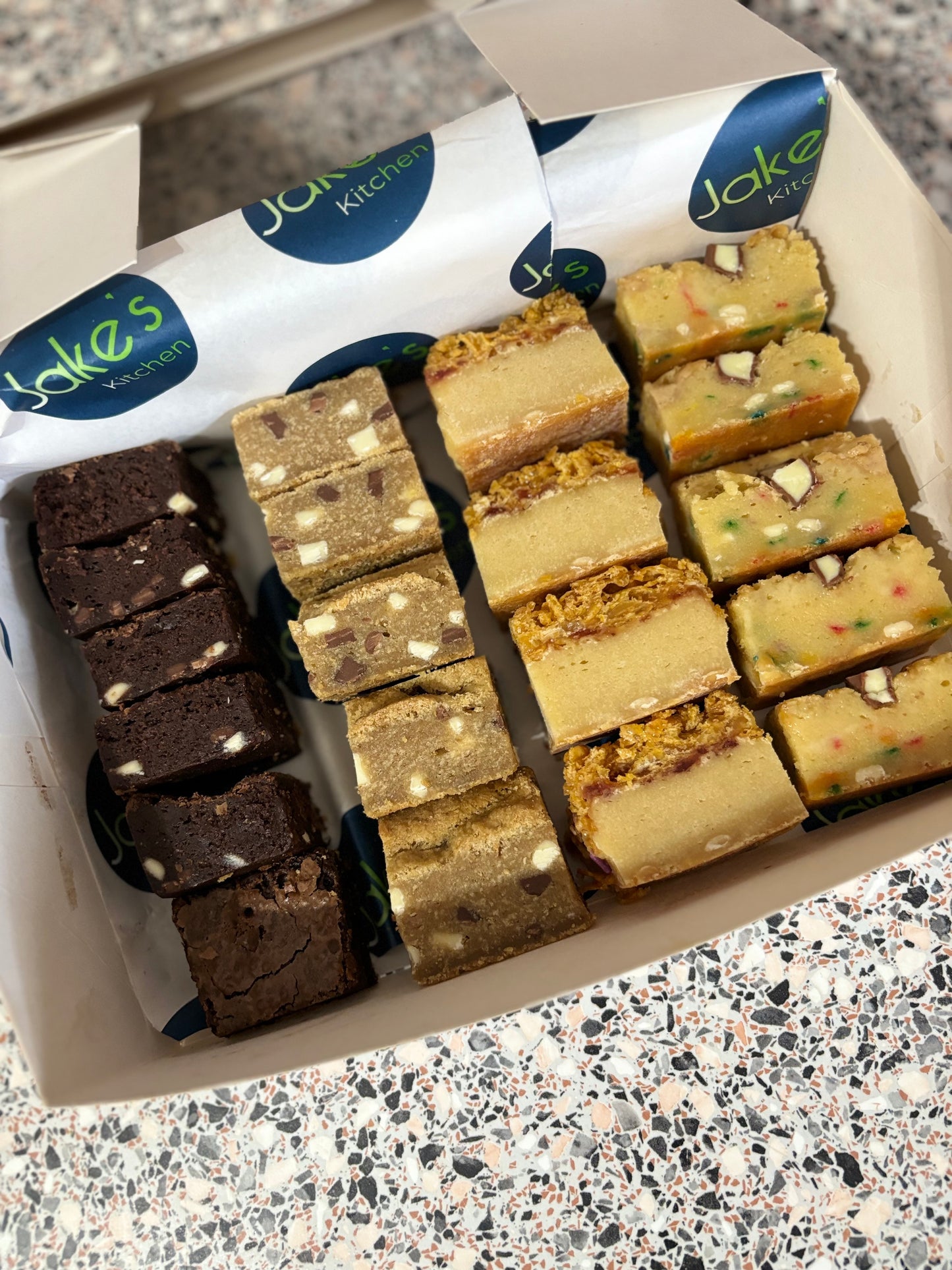 ⭐️ Cake Tapas Box⭐️