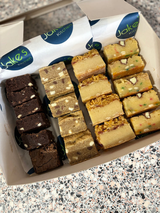 ⭐️ Cake Tapas Box⭐️