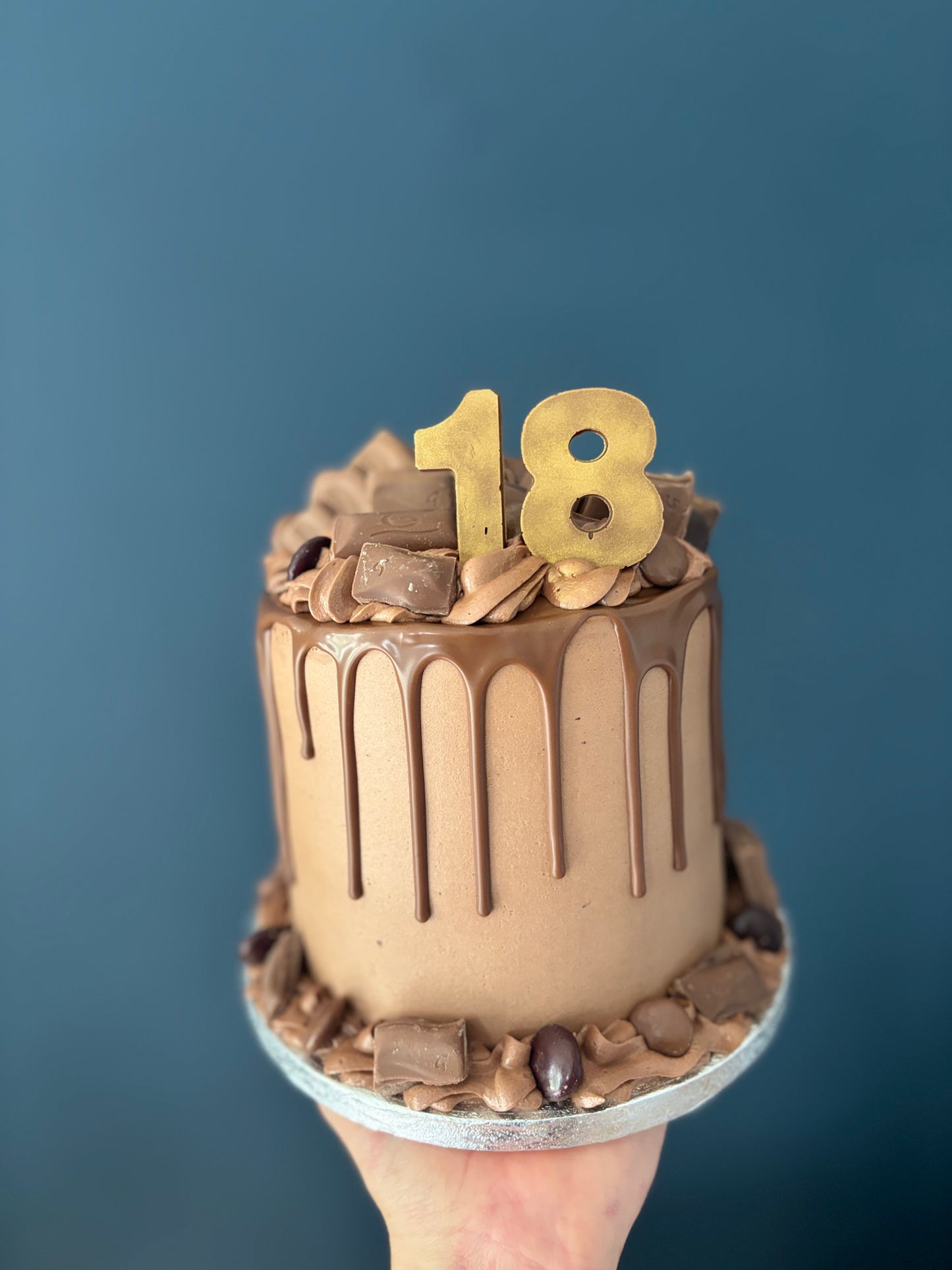 Chocolate Drip Cake - Please arrange pick up date before ordering 07310101000.