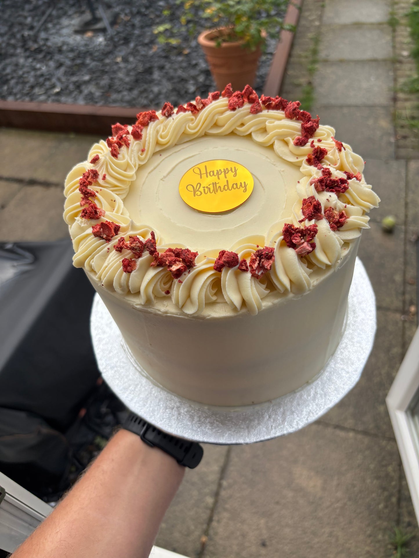 Semi Naked Cake - Please arrange pick up date before ordering 07310101000.