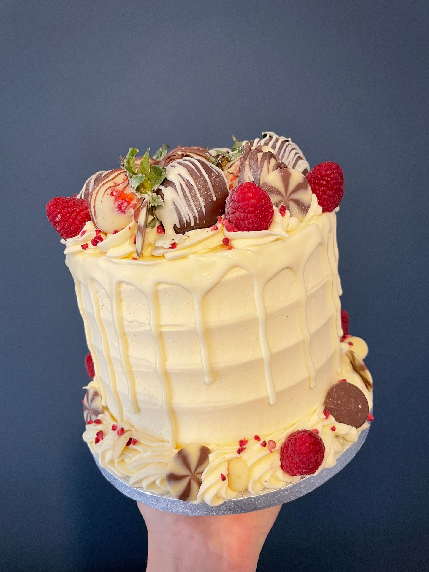 Celebration Cake - Please arrange pick up date before ordering 07310101000.